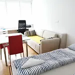 City Centre Studio With A Balcony And Free Parking