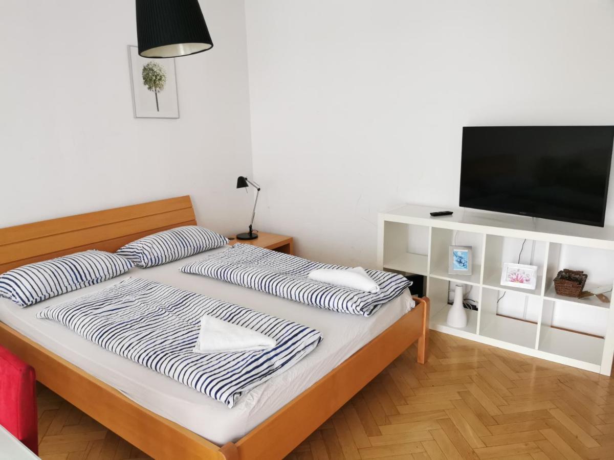 Centre With A Balcony And Free Parking Apartment *